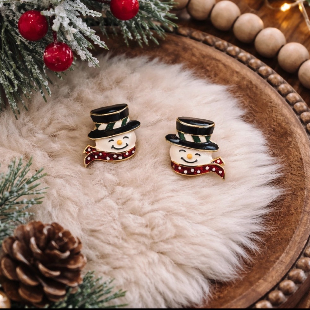 Vintage Snowman Stud Earrings Christmas Holiday Enamel Top Hat